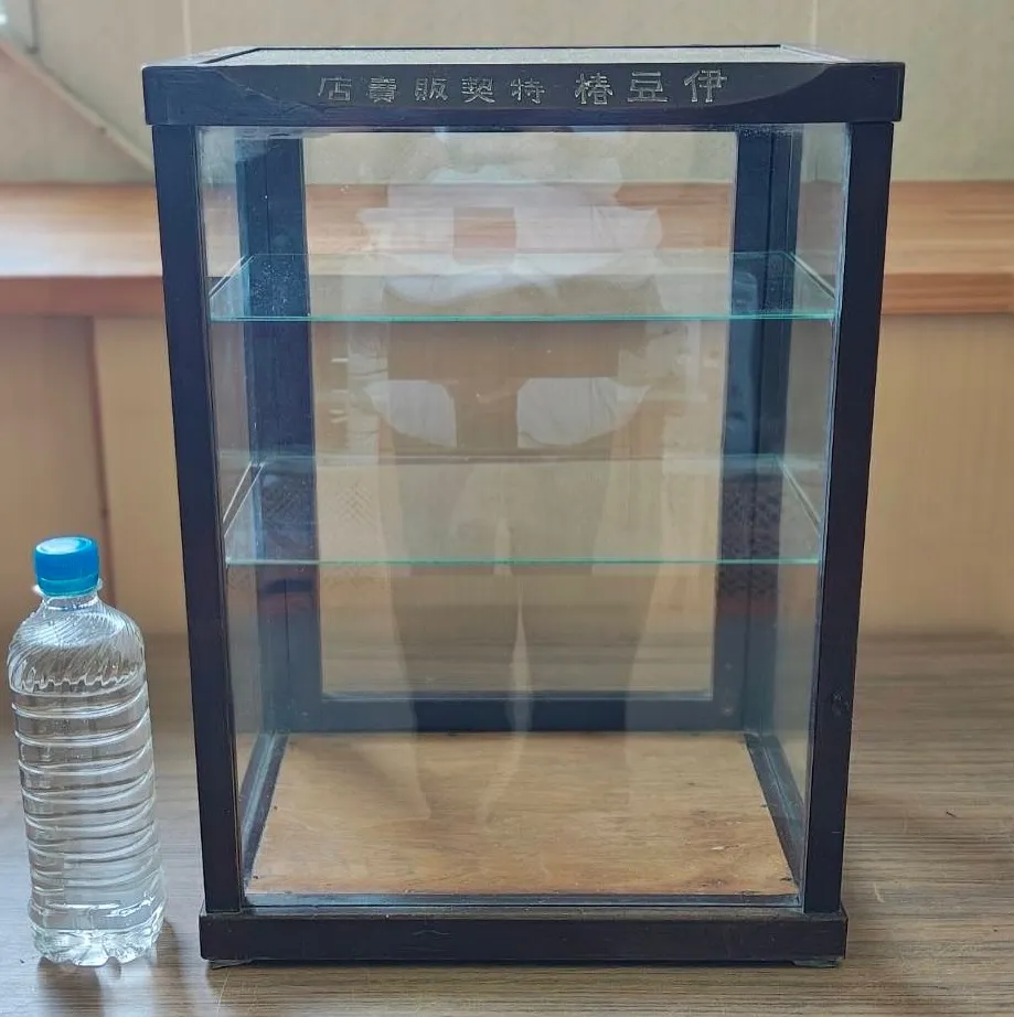 明日の北野天満宮骨董市には少しですが持っていくかな？積込み次...