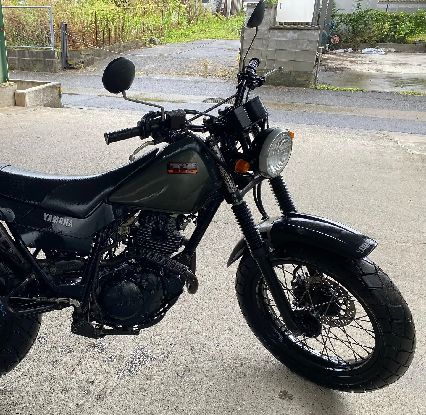 買取中、倉庫片隅にtw225鎮座。