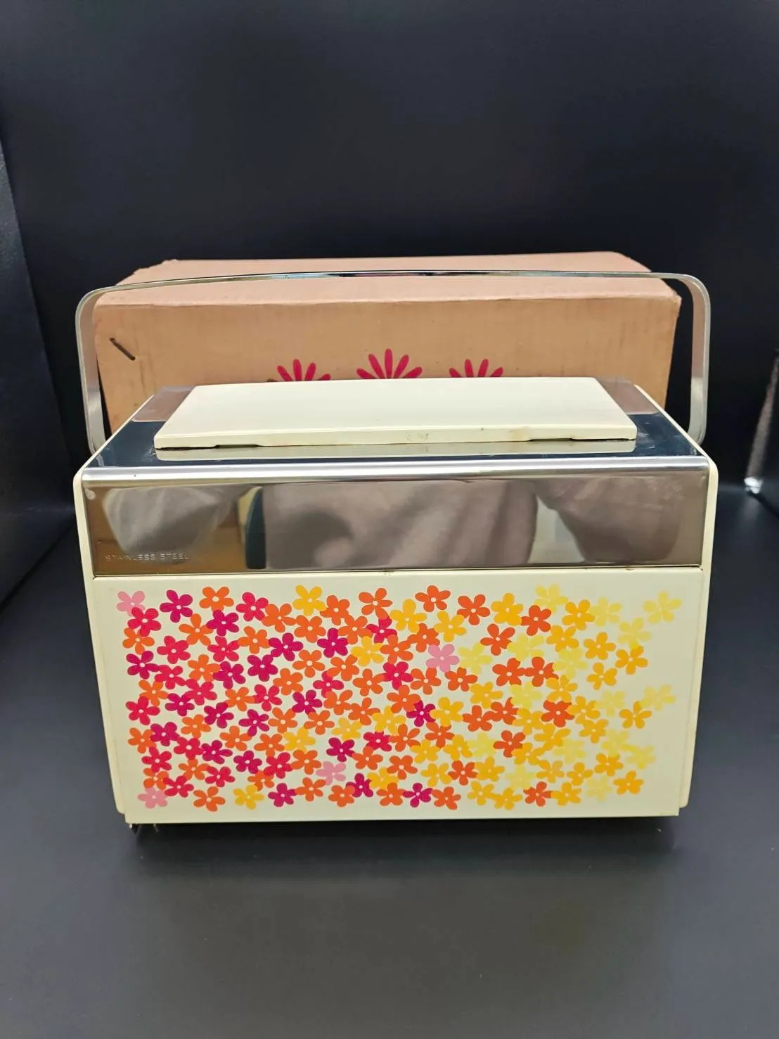 1/11 10:00〜15:00 ガレージセール行います。